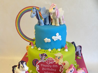 Children's Birthday Cakes by Catherine Scott