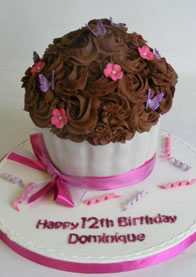 Children's Birthday Cakes by Catherine Scott