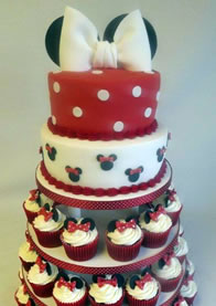 Children's Birthday Cakes by Catherine Scott