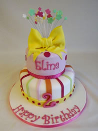 Children's Birthday Cakes by Catherine Scott