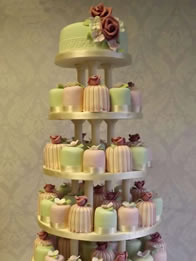 Avia wedding cakes by Catherine Scott