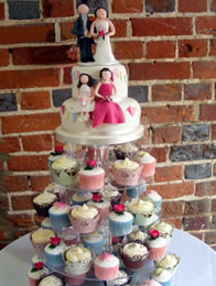 Dolly wedding cupcakes by Catherine Scott