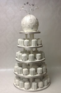 Snowflake wedding cupcakes by Catherine Scott