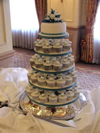 Suzanne wedding cupcakes by Catherine Scott